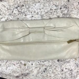 Women’s Hobo International Cream Leather Bow Clutch